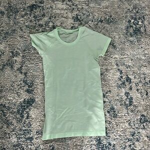 Lulu swiftly size 4